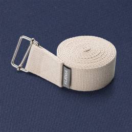 Kurma Evolve Yoga strap white on GRIP Nightfall Yoga mat