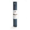Kurma_yoga_mat_core_lite_twilight staand
