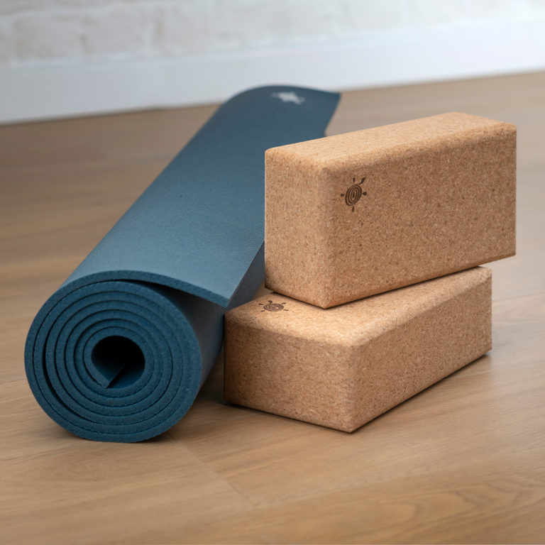 Kurma Grip Yoga mat twillight with cork bricks