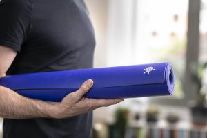 how to choose your yoga mat
