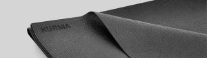Kurma_Fold-N-Flow_anthracite_sustainable_yoga_travel_mat