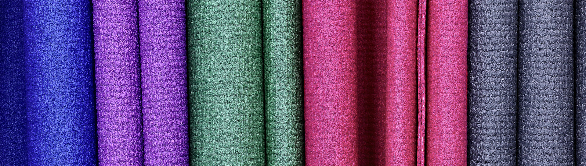 Kurma_Fold-N-Flow_mats_overview_in colors anthracite, moonrise, moss, red berry and spectrum blue